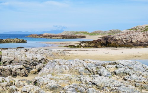 Rocks in Hogh Bay with Rum Isle in background